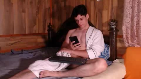 Snapshot of powertwinky chatting on December 2024 10:32:02 PM chris independent online show from December 2024 10:32:02 PM