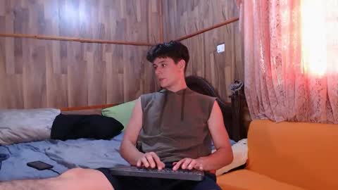 Snapshot of powertwinky chatting on December 2024 07:52:02 PM chris independent online show from December 2024 07:52:02 PM