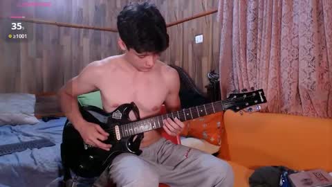 Snapshot of powertwinky chatting on December 2024 10:57:02 PM chris independent online show from December 2024 10:57:02 PM