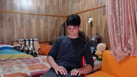 Snapshot of powertwinky chatting on February 2025 10:09:01 PM chris independent online show from February 2025 10:09:01 PM