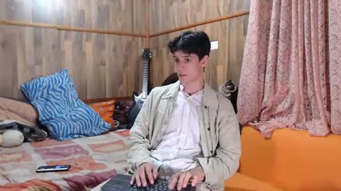 Snapshot of powertwinky chatting on February 2025 02:42:02 AM chris independent online show from February 2025 02:42:02 AM