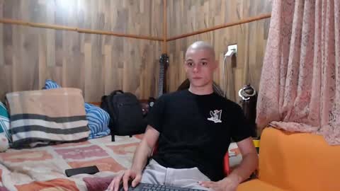 Snapshot of powertwinky chatting on February 2025 04:04:01 AM chris independent online show from February 2025 04:04:01 AM