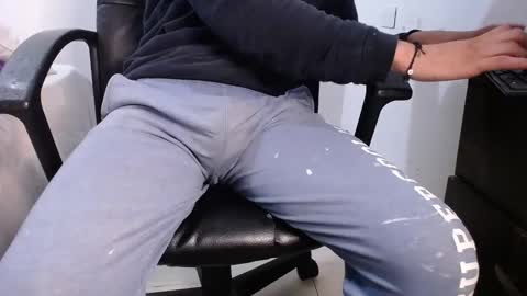 Snapshot of poysonsam chatting on December 2024 11:43:01 AM Ricksam online show from December 2024 11:43:01 AM