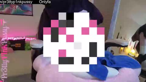 Snapshot of pr3ttyp1nkpussy chatting on February 2025 03:07:02 AM Evangeline Eva Darling online show from February 2025 03:07:02 AM