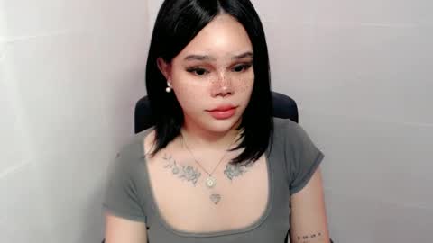 Snapshot of preciousangel69xxx chatting on December 2024 12:35:01 PM MAXXINE online show from December 2024 12:35:01 PM