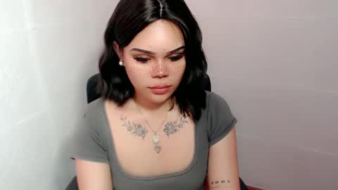 Snapshot of preciousangel69xxx chatting on January 2025 01:14:01 PM MAXXINE online show from January 2025 01:14:01 PM