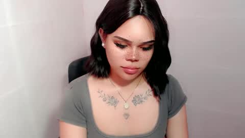 Snapshot of preciousangel69xxx chatting on January 2025 12:57:02 AM MAXXINE online show from January 2025 12:57:02 AM