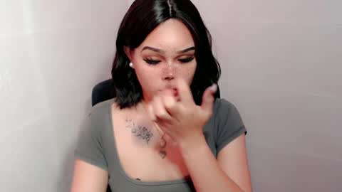 Snapshot of preciousangel69xxx chatting on January 2025 09:57:01 PM MAXXINE online show from January 2025 09:57:01 PM