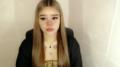 Snapshot of preciousangel69xxx chatting on February 2025 02:09:02 AM MAXXINE online show from February 2025 02:09:02 AM