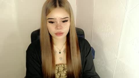 Snapshot of preciousangel69xxx chatting on March 2025 03:33:01 AM MAXXINE online show from March 2025 03:33:01 AM