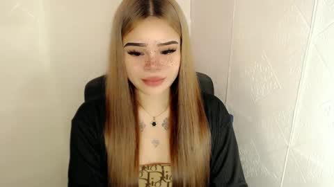 Snapshot of preciousangel69xxx chatting on March 2025 09:17:01 PM MAXXINE online show from March 2025 09:17:01 PM