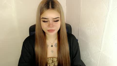 Snapshot of preciousangel69xxx chatting on March 2025 03:28:02 AM MAXXINE online show from March 2025 03:28:02 AM