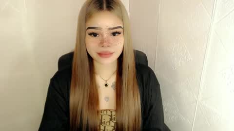 Snapshot of preciousangel69xxx chatting on March 2025 12:53:01 AM MAXXINE online show from March 2025 12:53:01 AM