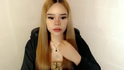 Snapshot of preciousangel69xxx chatting on October 2025 10:45:02 AM MAXXINE online show from October 2025 10:45:02 AM