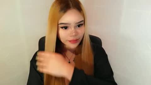 MAXXINE online show from December 2025 02:04:02 PM