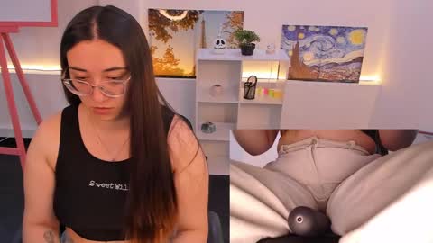 Camila  online show from October 2025 01:01:01 PM