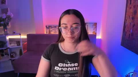Camila  online show from April 2026 12:22:02 PM