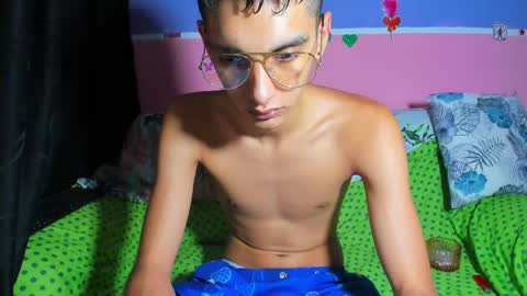 Snapshot of pressure_xxx_420 chatting on April 2026 08:40:02 AM PRESSURE online show from April 2026 08:40:02 AM