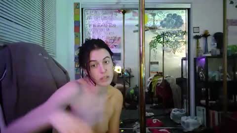 PrettiBritti online show from February 2026 08:40:01 AM