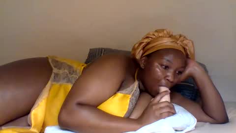 Prettie diva online show from February 2026 03:00:01 PM