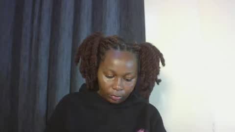 Snapshot of prettie_essy chatting on December 2025 07:57:02 AM Essy online show from December 2025 07:57:02 AM