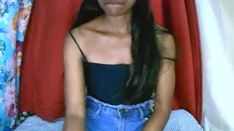 Snapshot of prettiethalia chatting on November 2025 09:17:02 AM prettiethalia online show from November 2025 09:17:02 AM