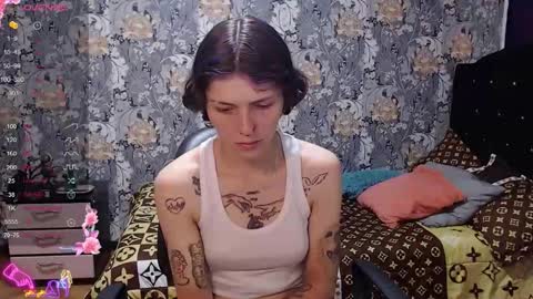 pretty_cristal22 online show from April 2026 12:19:02 PM