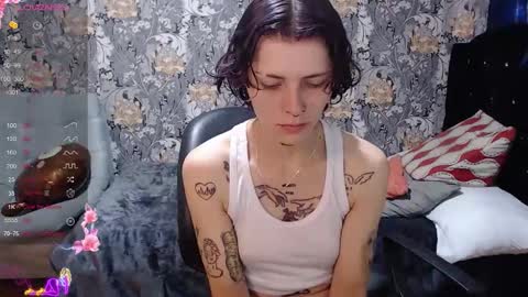 pretty_cristal22 online show from May 2026 01:07:02 PM