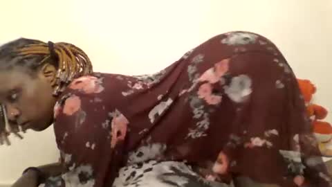 pretty_curvy99 online show from June 2026 01:08:02 PM