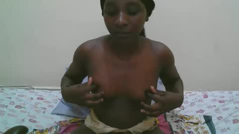 Snapshot of pretty_do chatting on February 2026 05:05:02 PM pretty online show from February 2026 05:05:02 PM