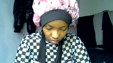 pretty jazminee online show from June 2026 06:29:01 AM