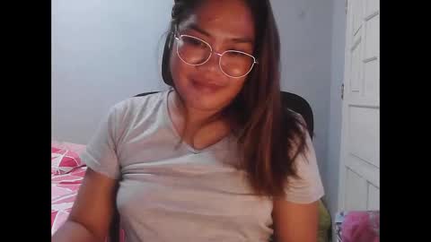 pretty_jewel05 online show from May 2026 05:08:01 PM