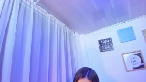 pretty online show from February 2026 12:02:02 PM