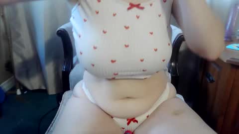 Snapshot of pretty_littletoy chatting on January 2026 02:00:01 PM pretty_littletoy online show from January 2026 02:00:01 PM