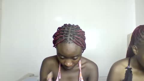 pretty luv1 online show from March 2026 09:52:01 PM