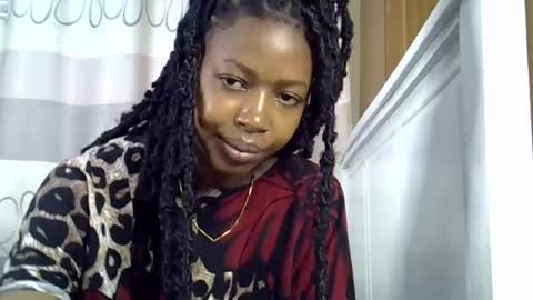 Snapshot of pretty_petite24 chatting on January 2025 11:17:01 AM pretty_petite24 online show from January 2025 11:17:01 AM