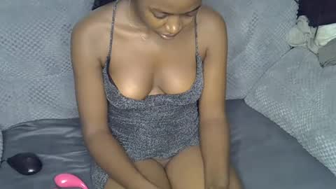 pretty_petite24 online show from June 2026 06:42:01 PM