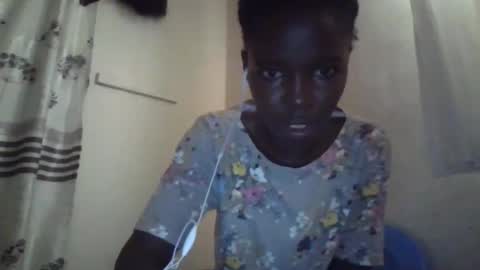 pretty_petite_ebony online show from November 2025 05:31:01 AM