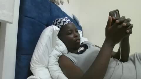 pretty_petite_ebony online show from November 2025 07:16:02 PM