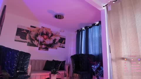 pretty_pettite online show from December 2024 08:48:01 PM