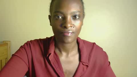 pretty_rezi online show from February 2026 03:38:02 AM