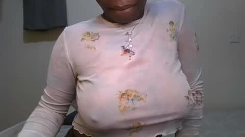 pretty_shila online show from October 2025 02:50:01 PM