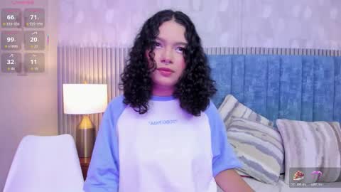 Snapshot of pretty_sunlight_ chatting on December 2025 02:06:01 AM Daisy Flower online show from December 2025 02:06:01 AM