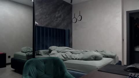 Justin online show from November 2025 04:48:02 AM