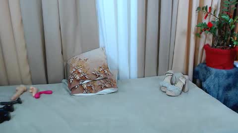 prettyakhira online show from February 2025 10:00:02 PM