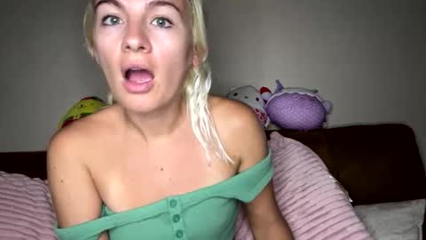 Missy  Jack online show from October 2025 02:37:02 AM