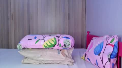 Snapshot of prettybigclit_ebony chatting on October 2025 09:54:01 AM prettybigclit_ebony online show from October 2025 09:54:01 AM