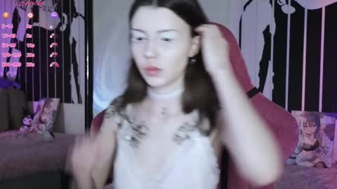 Snapshot of prettybones chatting on February 2025 03:03:01 AM Violet online show from February 2025 03:03:01 AM