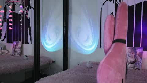 Snapshot of prettybones chatting on February 2025 01:36:01 AM Violet online show from February 2025 01:36:01 AM