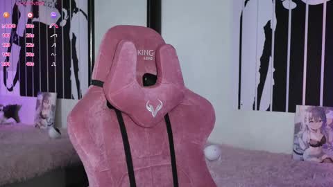 Snapshot of prettybones chatting on March 2025 09:39:02 AM Violet online show from March 2025 09:39:02 AM